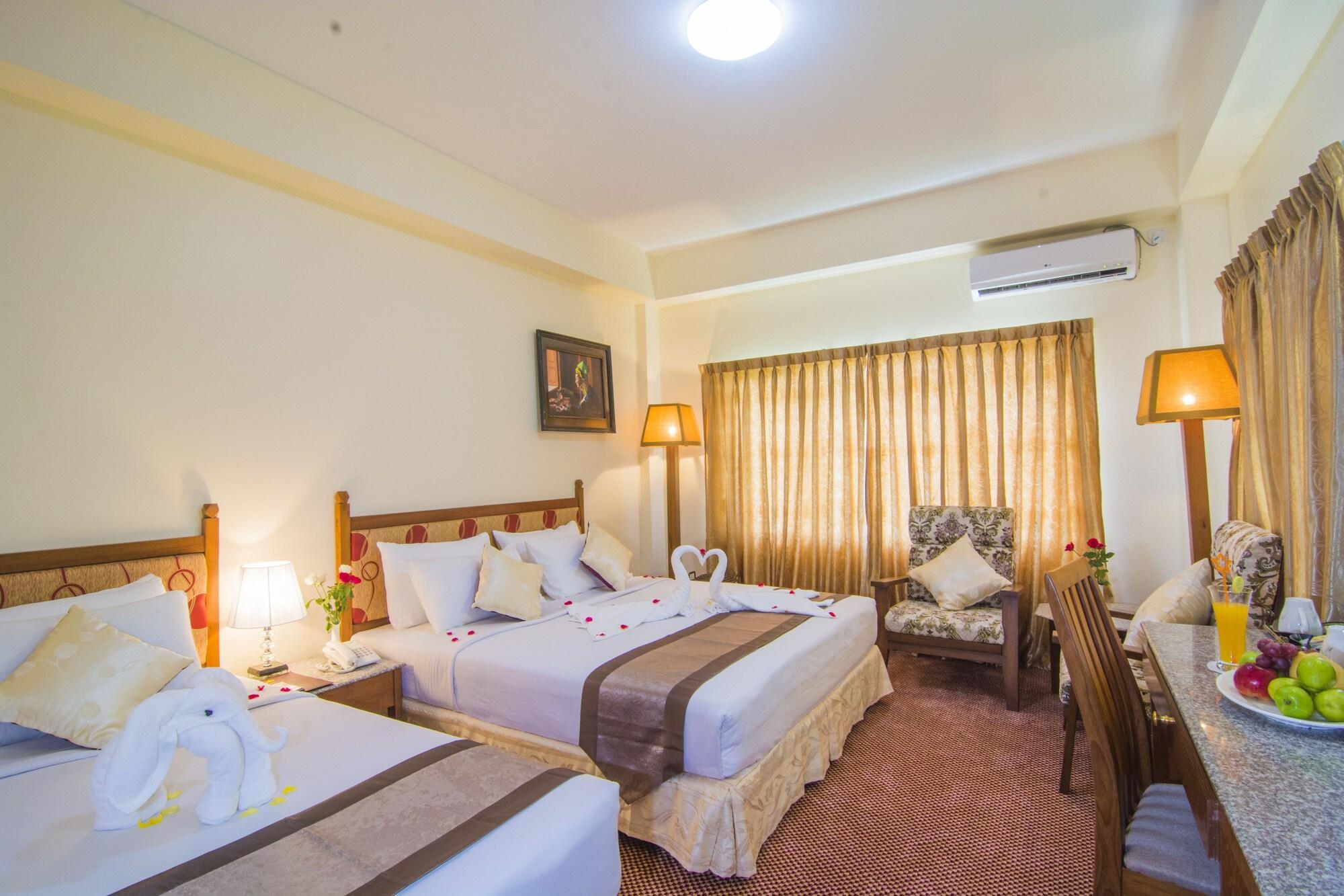 Reno Hotel Yangon Esterno foto